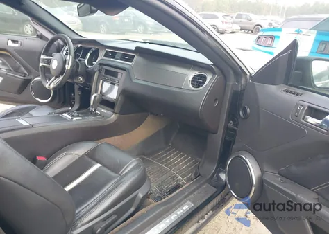 2013 Ford Mustang Gt Premium z USA, uszkodzony, nr VIN 1ZVBP8CF0D5276512